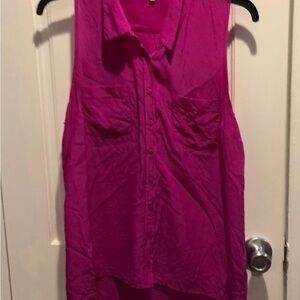 Guess Sleeveless Button-Front Fuchsia Blouse